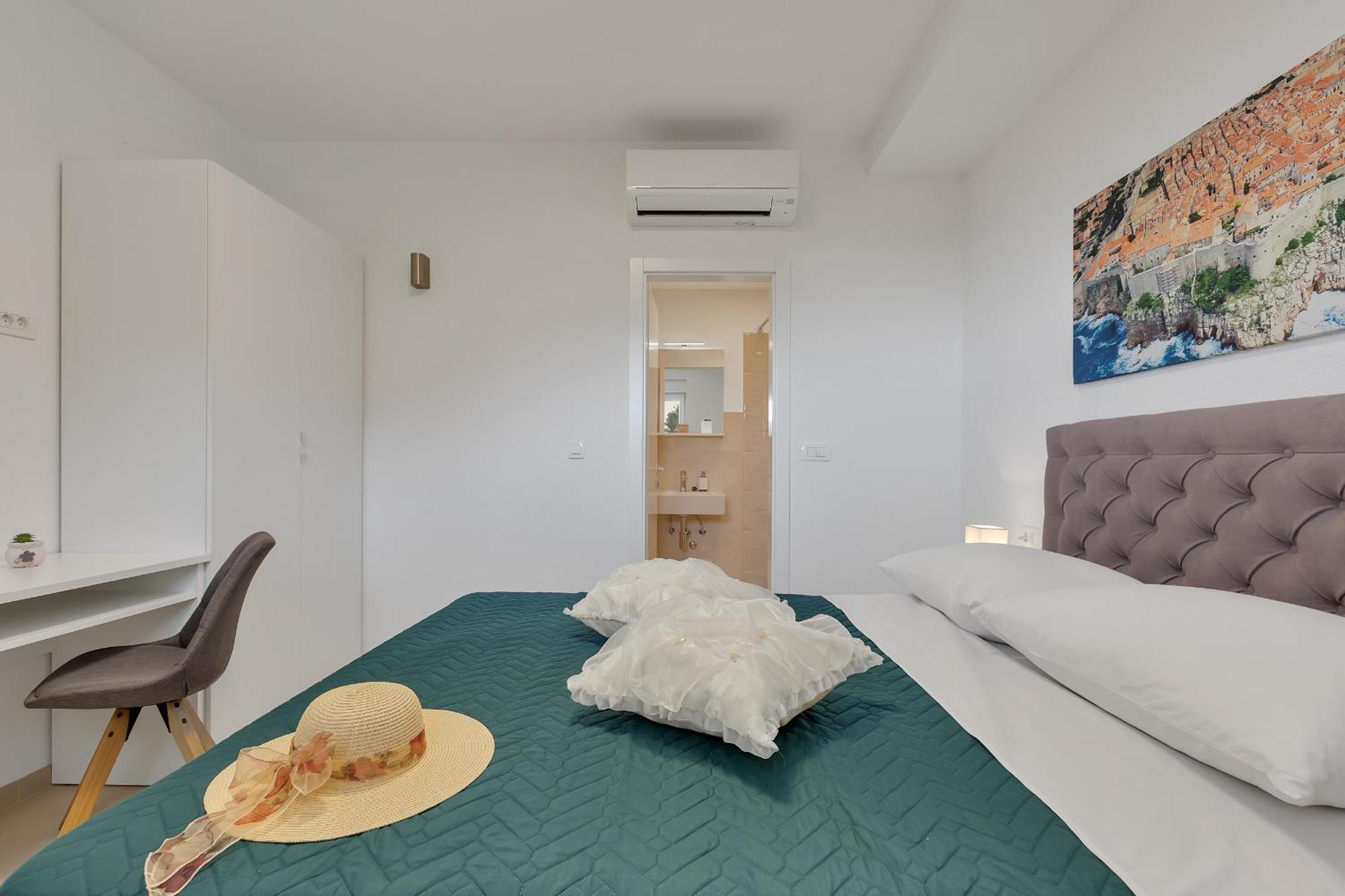 Golden Horizon Retreat Apartment Podgora Exterior photo